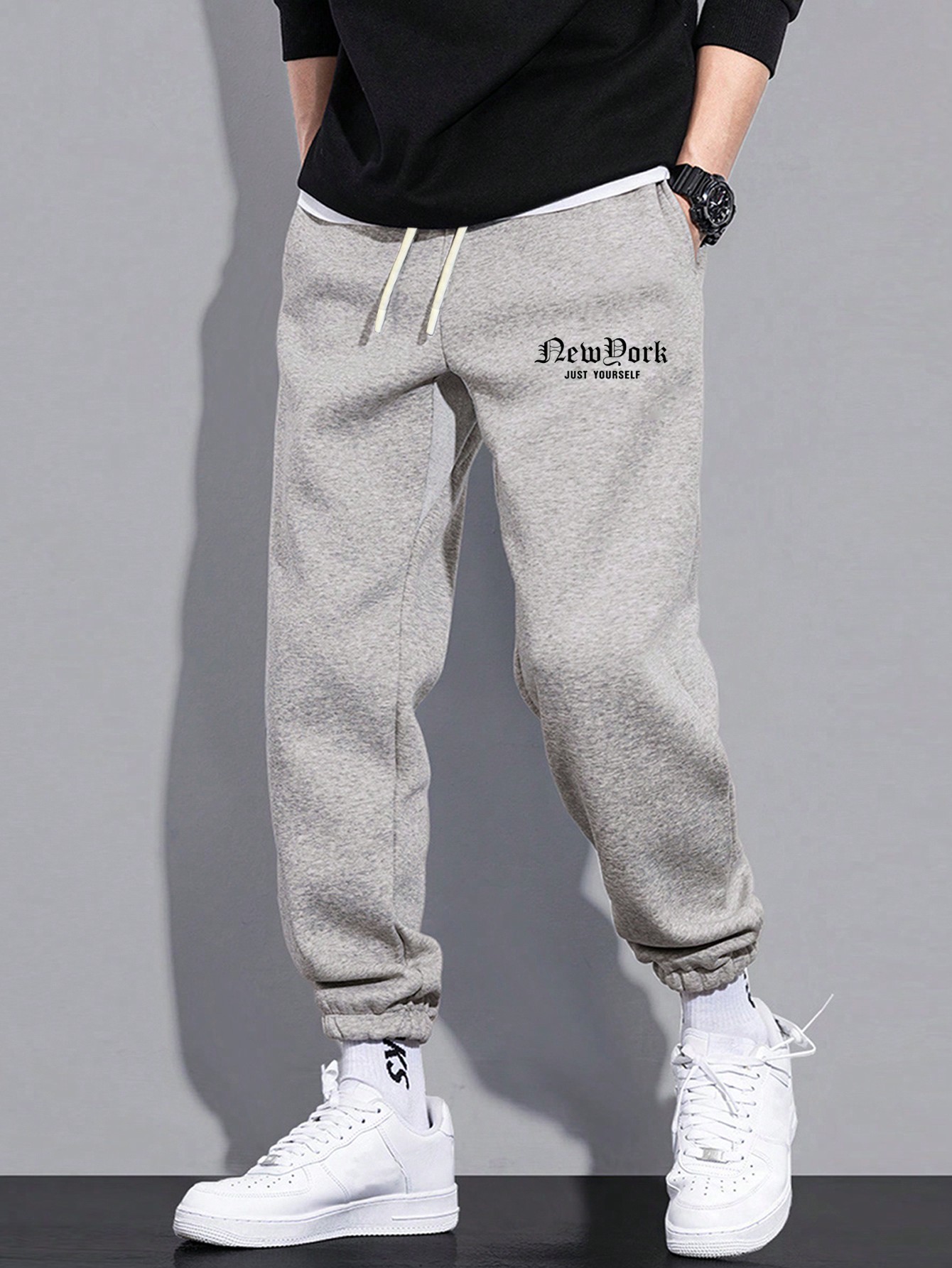 Cottnline Men Letter Printed Drawstring Waist Slant Pocket Jogger Sweatpants